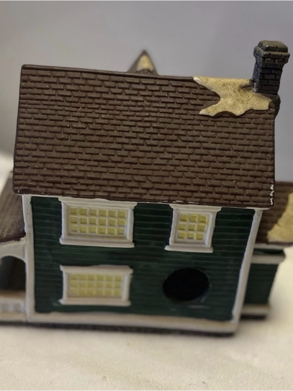 Dickens Collectibles ~ Town Series ~ Hand Painted ~ Porcelain House - Picture 2 of 4